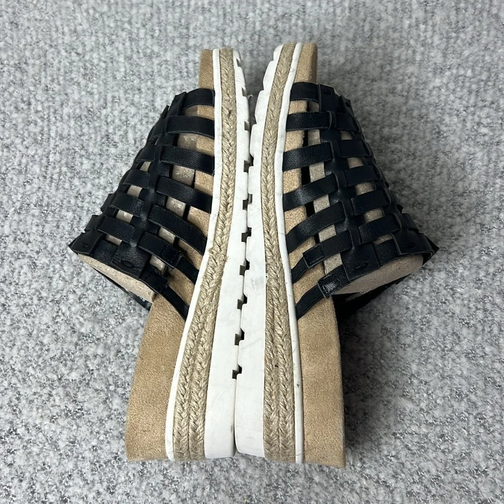 Bella Vita Oaklynn Wedge Sandals EUC‎ LIKE NEW!